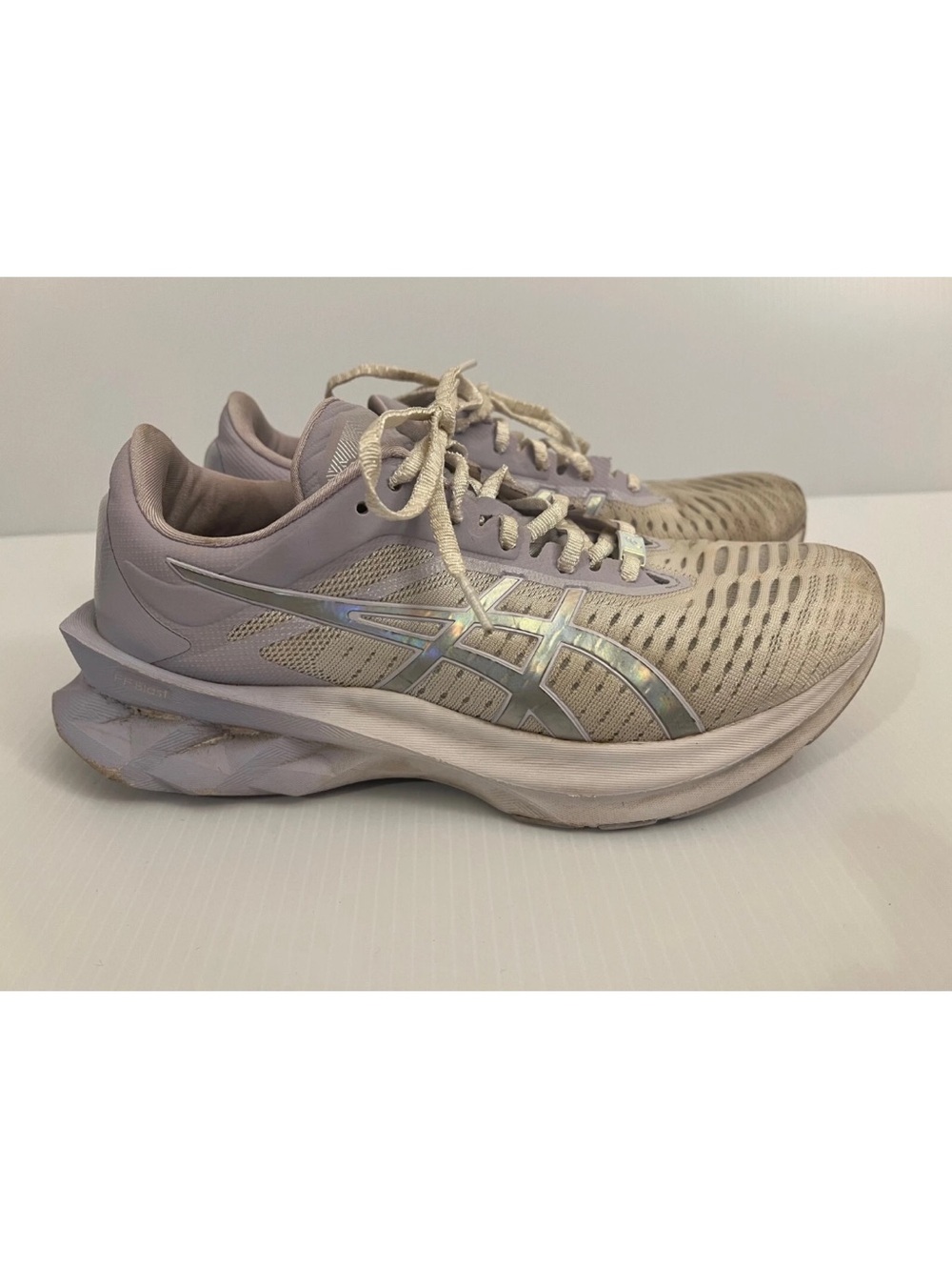 Asics Novablast FF Blast 1012B137 Purple White Running Shoes Sneakers Womens 8